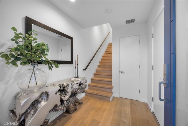 615 Aviation Way, Manhattan Beach, CA 90266