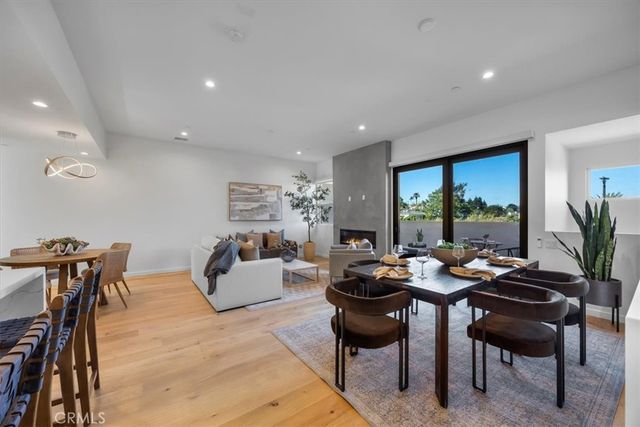 615 Aviation Way, Manhattan Beach, CA 90266