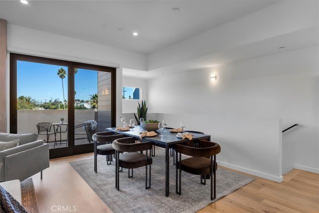 615 Aviation Way, Manhattan Beach, CA 90266