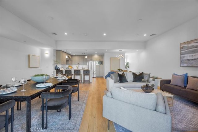 615 Aviation Way, Manhattan Beach, CA 90266