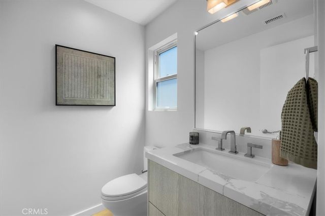 615 Aviation Way, Manhattan Beach, CA 90266