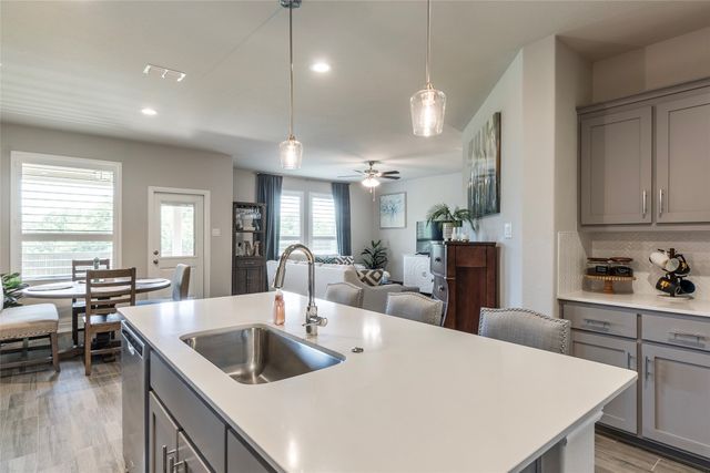 513 Hogan Drive, Denton, TX 76210