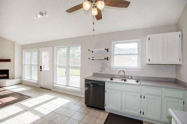 5617 Freshmeadow Street, League City, TX 77573