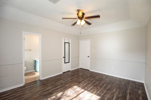 5617 Freshmeadow Street, League City, TX 77573