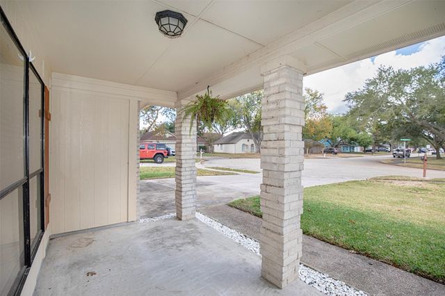 5617 Freshmeadow Street, League City, TX 77573