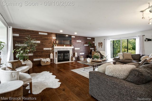 3845 Shellmarr Lane, Bloomfield Charter Township, MI 48302