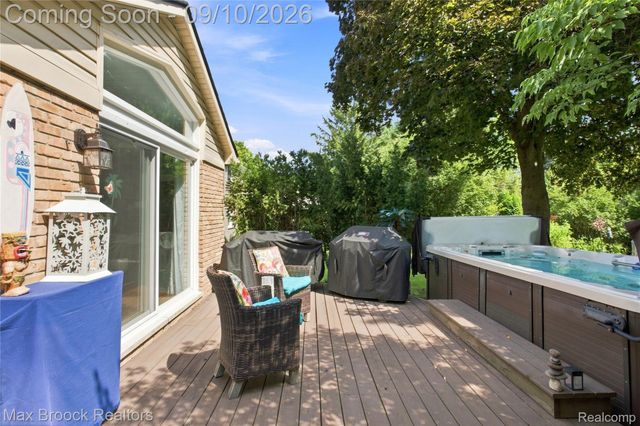 3845 Shellmarr Lane, Bloomfield Charter Township, MI 48302