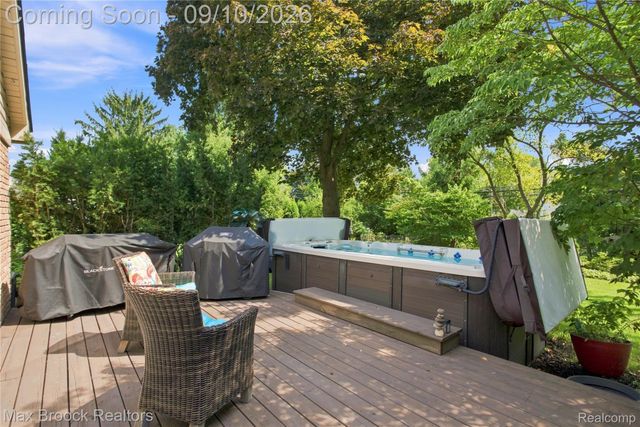 3845 Shellmarr Lane, Bloomfield Charter Township, MI 48302