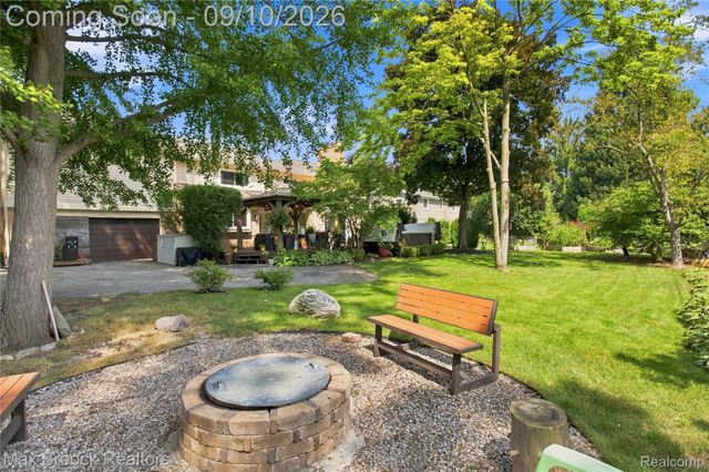 3845 Shellmarr Lane, Bloomfield Charter Township, MI 48302
