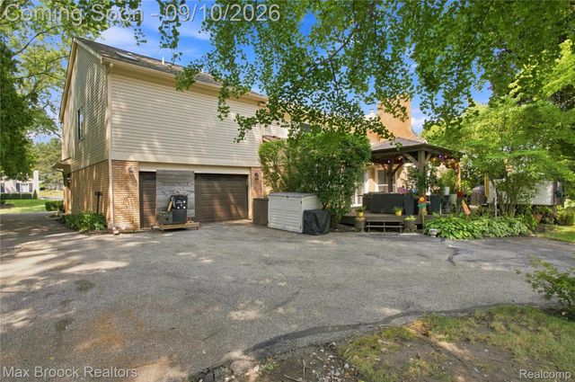 3845 Shellmarr Lane, Bloomfield Charter Township, MI 48302