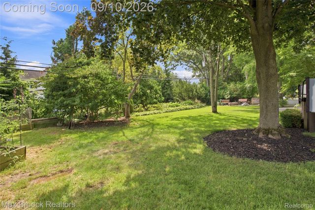3845 Shellmarr Lane, Bloomfield Charter Township, MI 48302