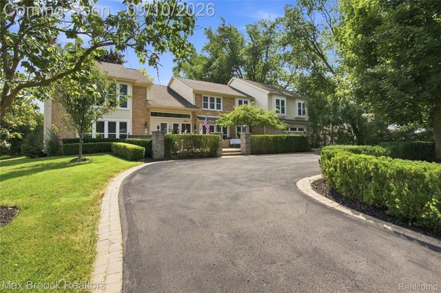 3845 Shellmarr Lane, Bloomfield Charter Township, MI 48302