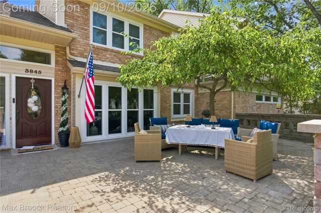 3845 Shellmarr Lane, Bloomfield Charter Township, MI 48302