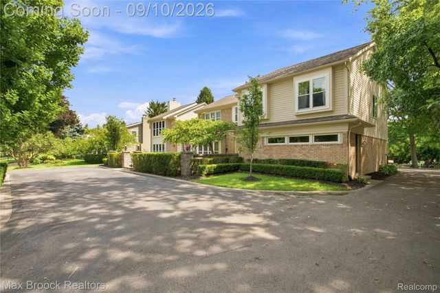 3845 Shellmarr Lane, Bloomfield Charter Township, MI 48302
