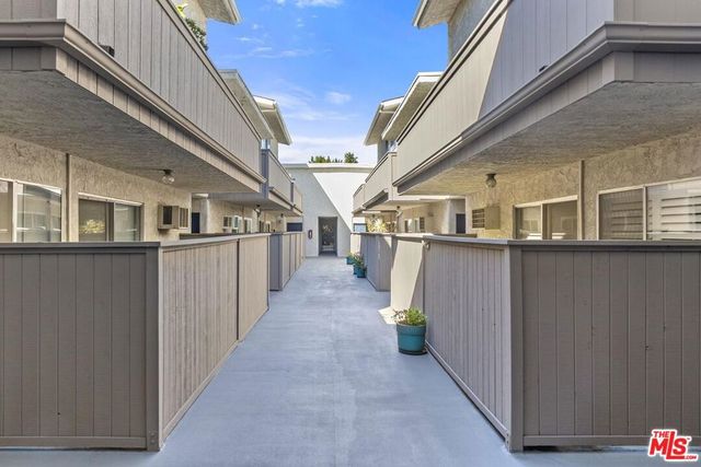 3325 Bagley Avenue 105, Los Angeles, CA 90034