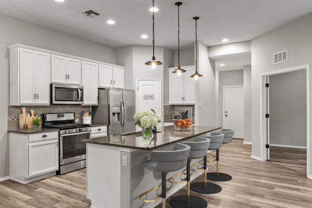 320 Cyril DR, Hutto, TX 78634