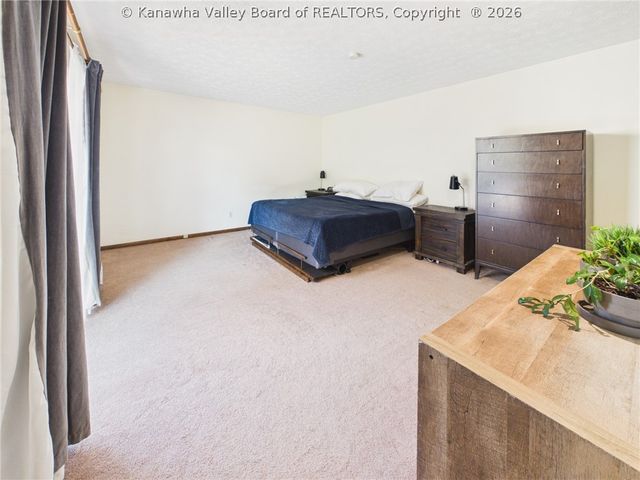 1025 Marina Drive, Hurricane, WV 25526