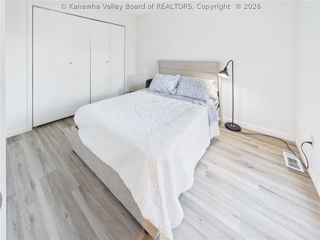 1025 Marina Drive, Hurricane, WV 25526