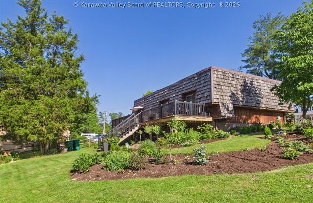 1025 Marina Drive, Hurricane, WV 25526