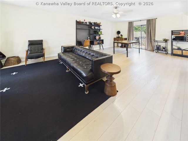 1025 Marina Drive, Hurricane, WV 25526