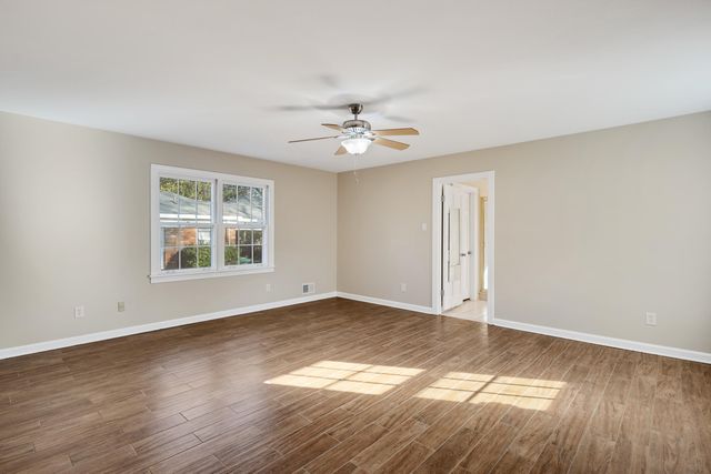 2072 KIRBY RD, Memphis, TN 38119