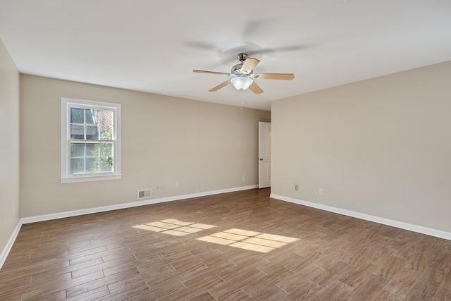 2072 KIRBY RD, Memphis, TN 38119