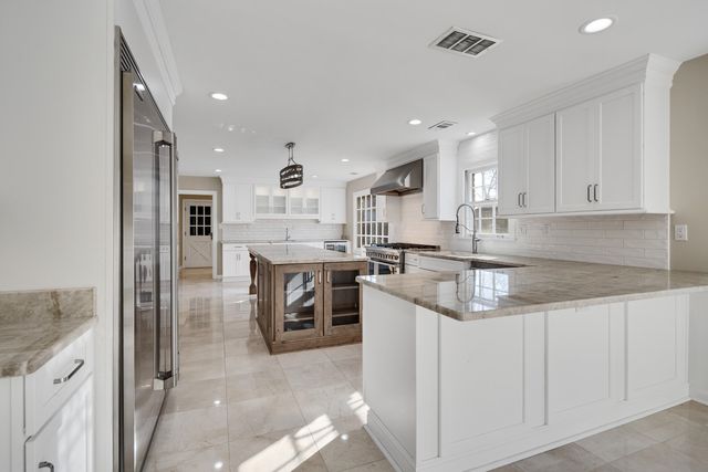 2072 KIRBY RD, Memphis, TN 38119