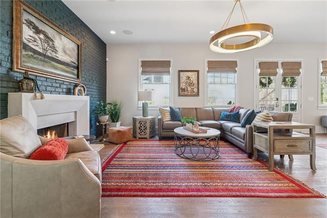 204 N Esplanade, Alpharetta, GA 30009