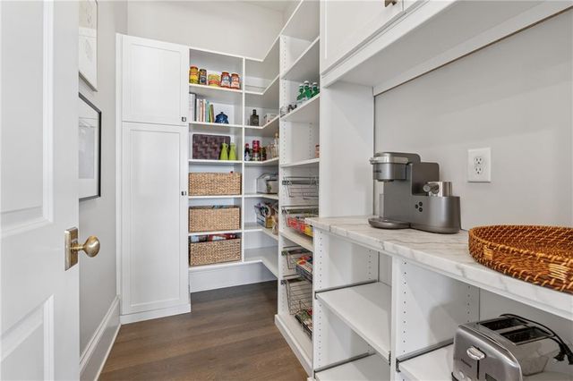 204 N Esplanade, Alpharetta, GA 30009