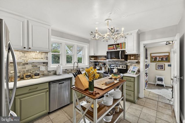 700 W WASHINGTON ST, Middleburg, VA 20117