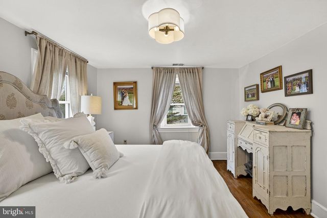 700 W WASHINGTON ST, Middleburg, VA 20117