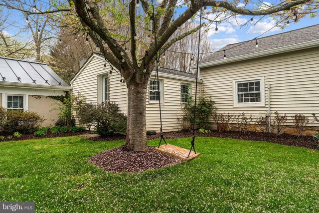 700 W WASHINGTON ST, Middleburg, VA 20117