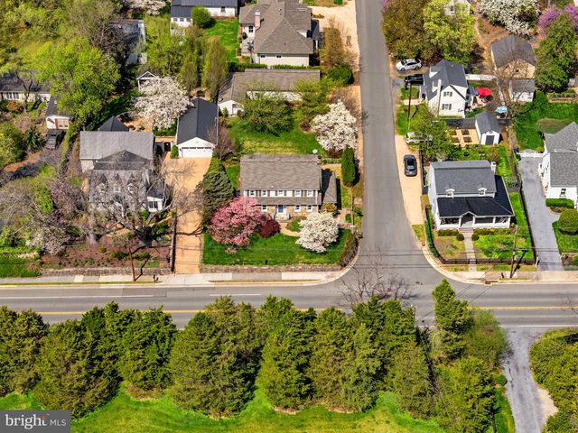 700 W WASHINGTON ST, Middleburg, VA 20117