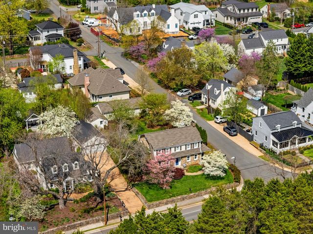 700 W WASHINGTON ST, Middleburg, VA 20117