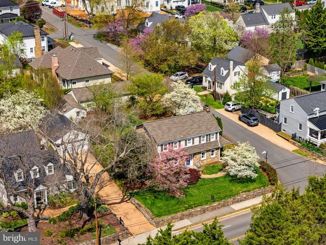 700 W WASHINGTON ST, Middleburg, VA 20117