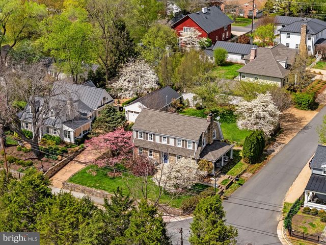 700 W WASHINGTON ST, Middleburg, VA 20117