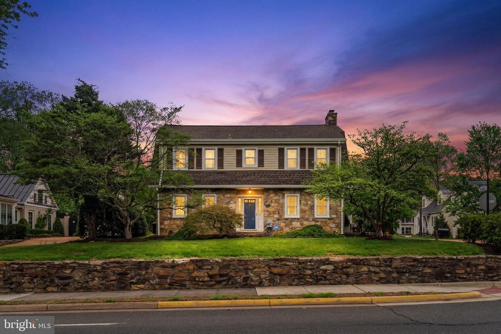 700 W WASHINGTON ST, Middleburg, VA 20117
