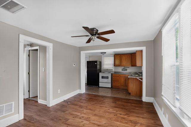 1621 Zettler Road, Columbus, OH 43227