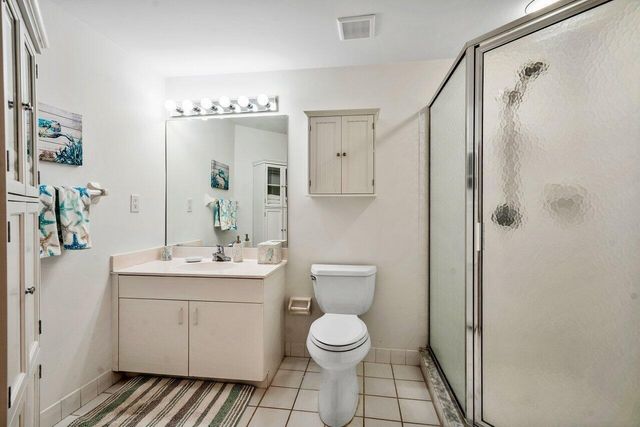 300 Uno Lago Drive 304, Juno Beach, FL 33408
