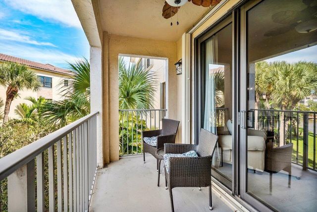 300 Uno Lago Drive 304, Juno Beach, FL 33408