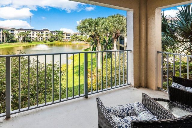 300 Uno Lago Drive 304, Juno Beach, FL 33408