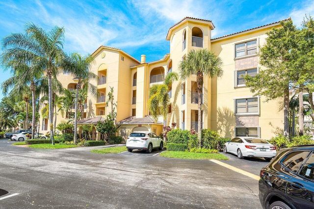 300 Uno Lago Drive 304, Juno Beach, FL 33408