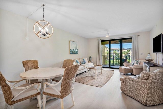 300 Uno Lago Drive 304, Juno Beach, FL 33408