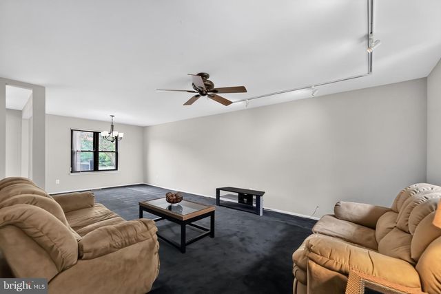 218 DEERPARK CT, Marlton, NJ 08053
