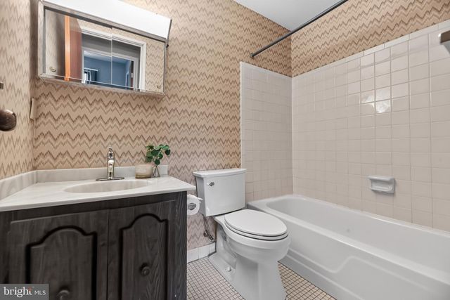 218 DEERPARK CT, Marlton, NJ 08053