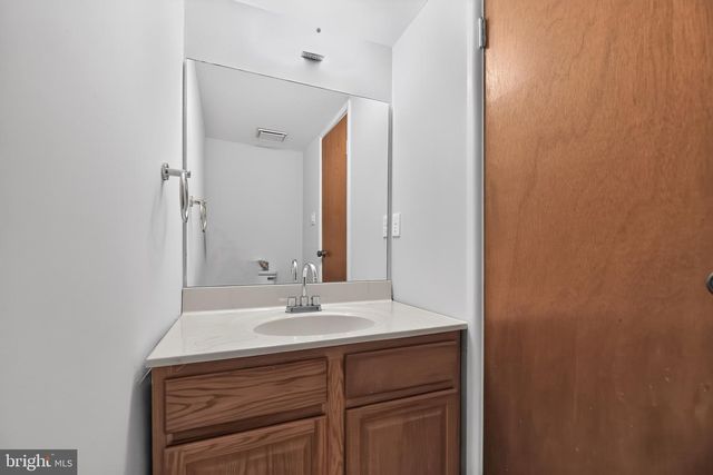 218 DEERPARK CT, Marlton, NJ 08053