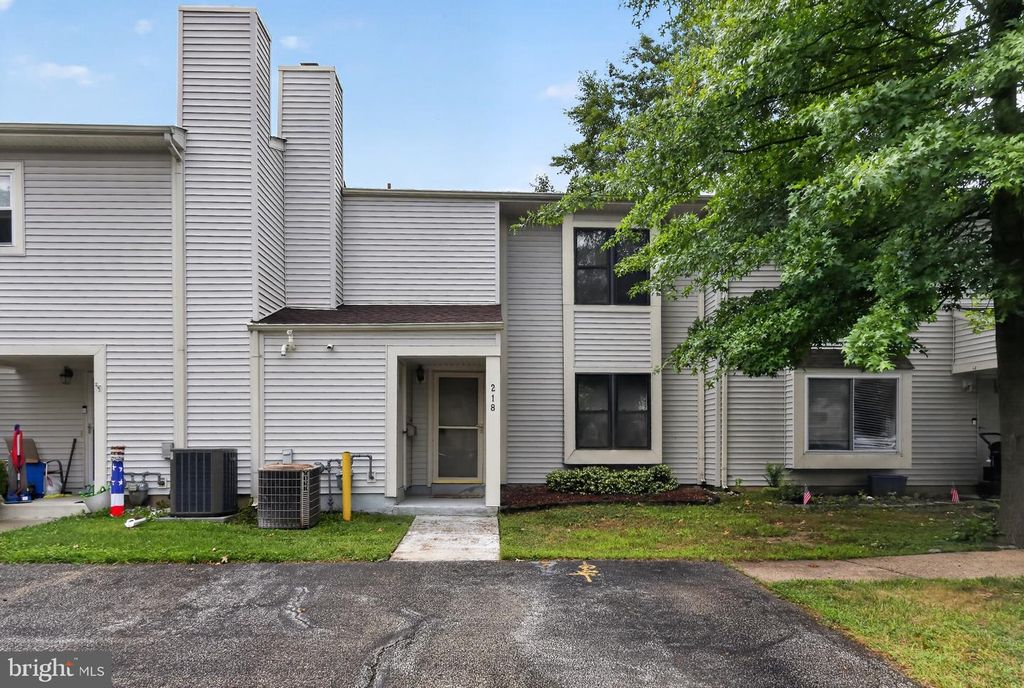 218 DEERPARK CT, Marlton, NJ 08053