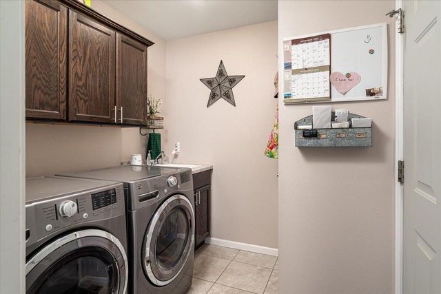 W7579 Castle Heights DRIVE, Holmen, WI 54636