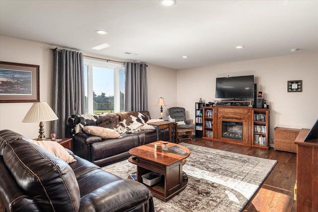 W7579 Castle Heights DRIVE, Holmen, WI 54636