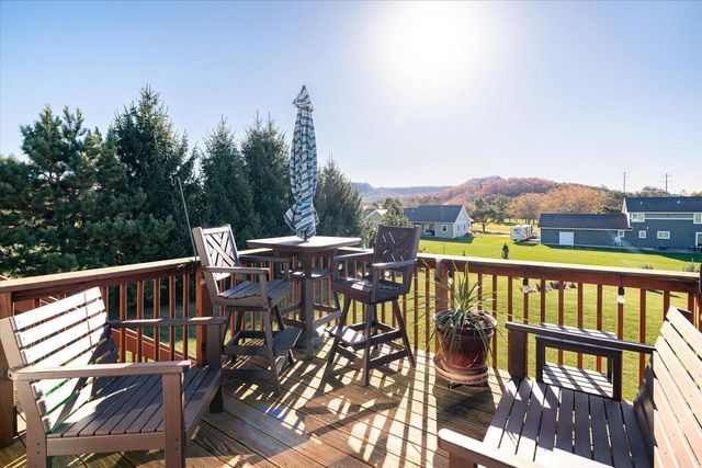 W7579 Castle Heights DRIVE, Holmen, WI 54636